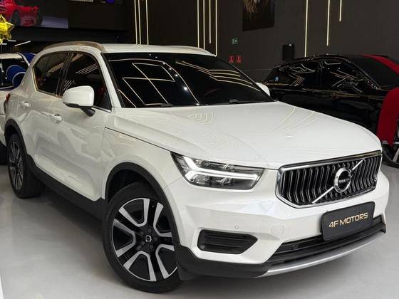 VOLVO XC40 1.5 T5 RECHARGE MOMENTUM GEARTRONIC VOLVO XC40 1.5 T5 RECHARGE MOMENTUM GEARTRONIC
